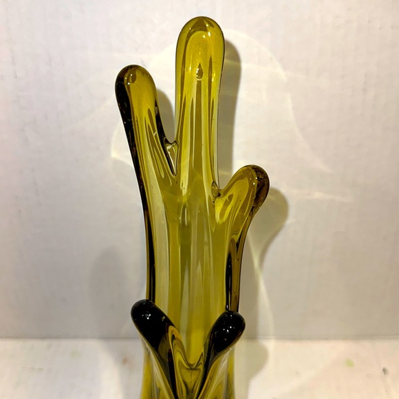 Swung Five Finger Pulled Glass Vase Light Avocado 10" - Picture 5 of 8